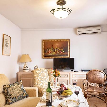Beautiful Apartment In Cordoba With Kitchenette Exterior foto