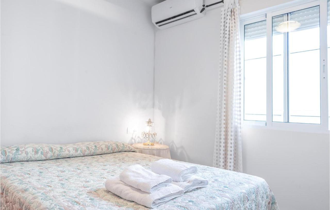 Beautiful Apartment In Cordoba With Kitchenette Exterior foto